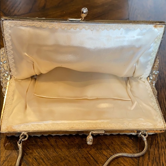 Beaded with Oval Rhinestone Top Clutch